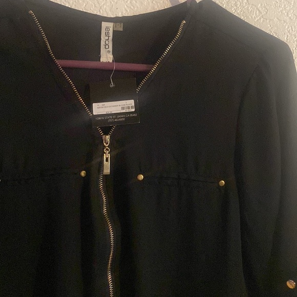 Top - Picture 2 of 3